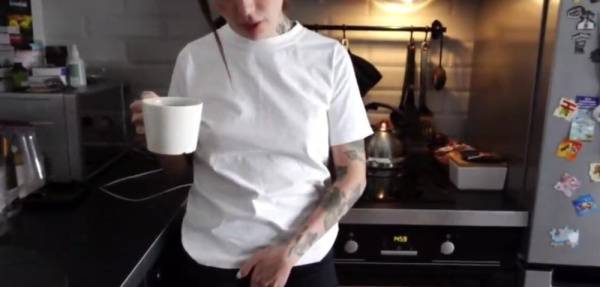 Kitchen blowjob & dogging on fanstube.video