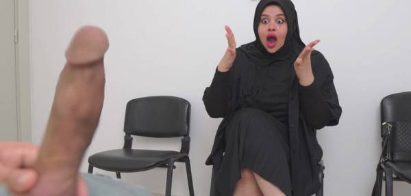 Hijab girl caught me jerking off in Doctor's waiting room.- SHE IS SURPRISED ! on fanstube.video