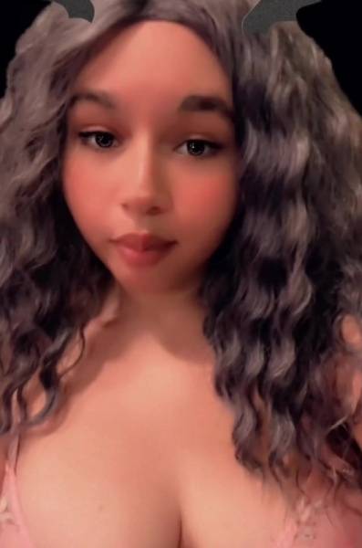 My boobs are to big for TikTok on fanstube.video